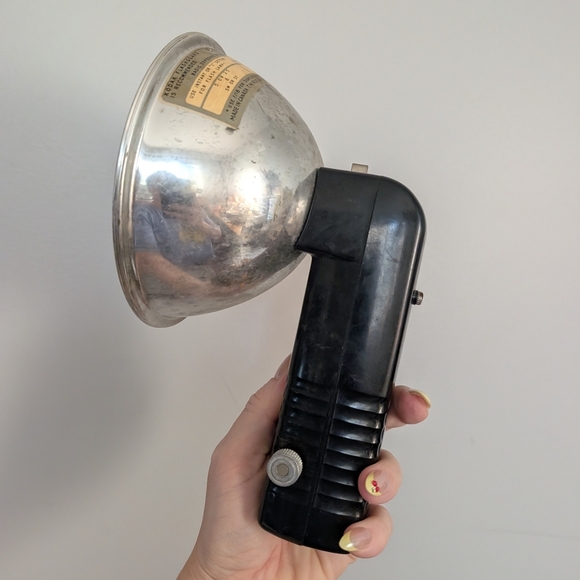 Vintage Silver Flash Reflector - Picture 2 of 5